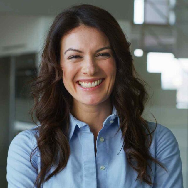 https://www.celumai.com/wp-content/uploads/2019/02/team_03-640x640.jpg